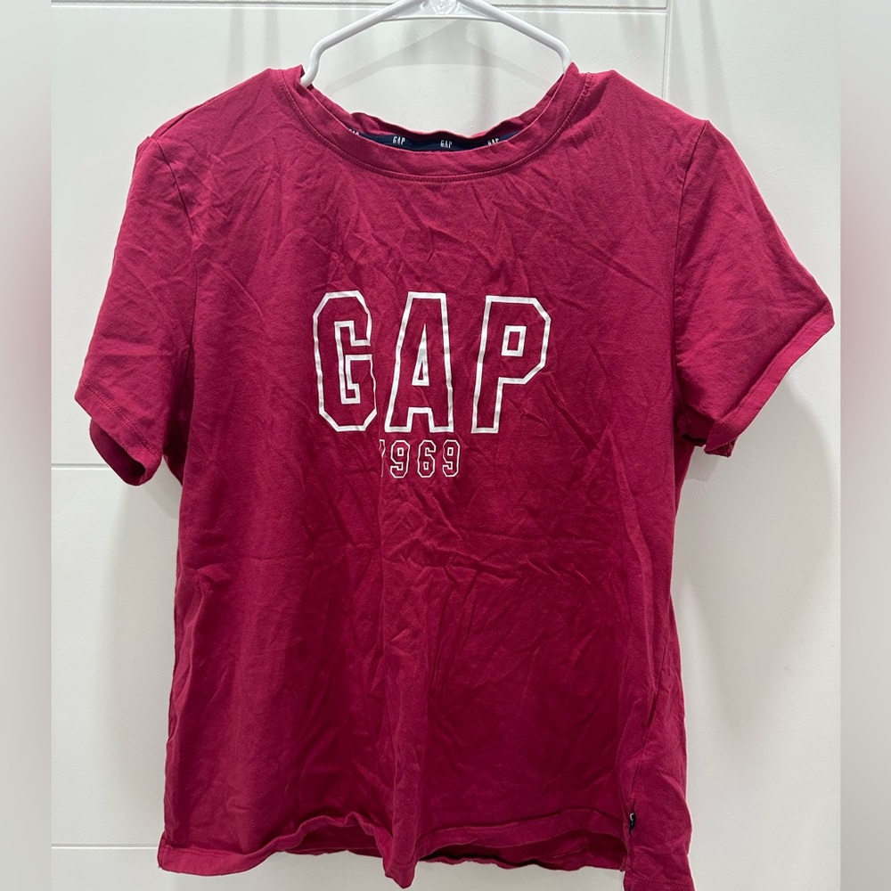 Gap dark pink size large shirt